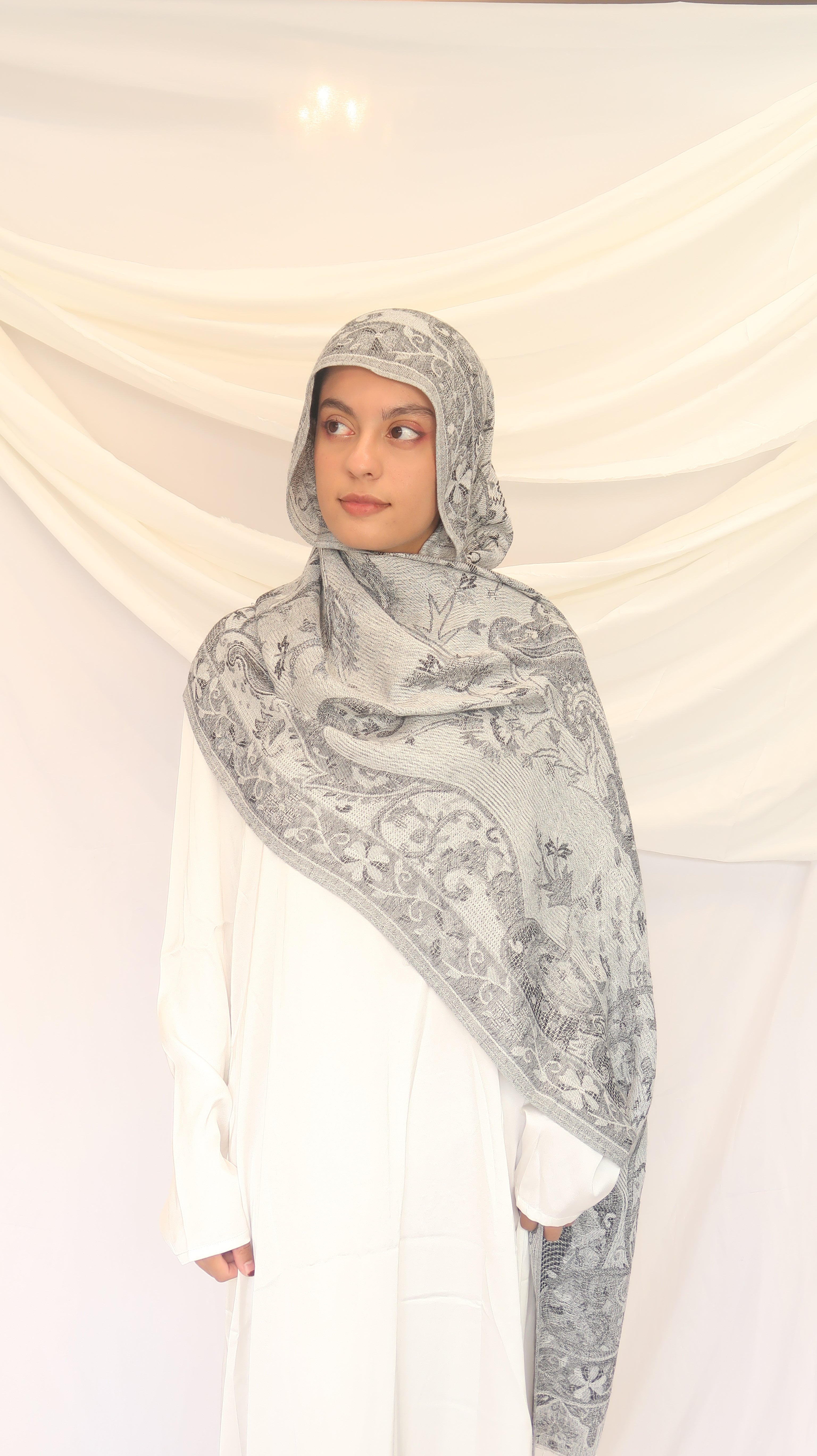 Pashmina Scarf – Cashmere‑Feel, Wind‑Resistant, Woven Paisley Jacquard (70×200cm)