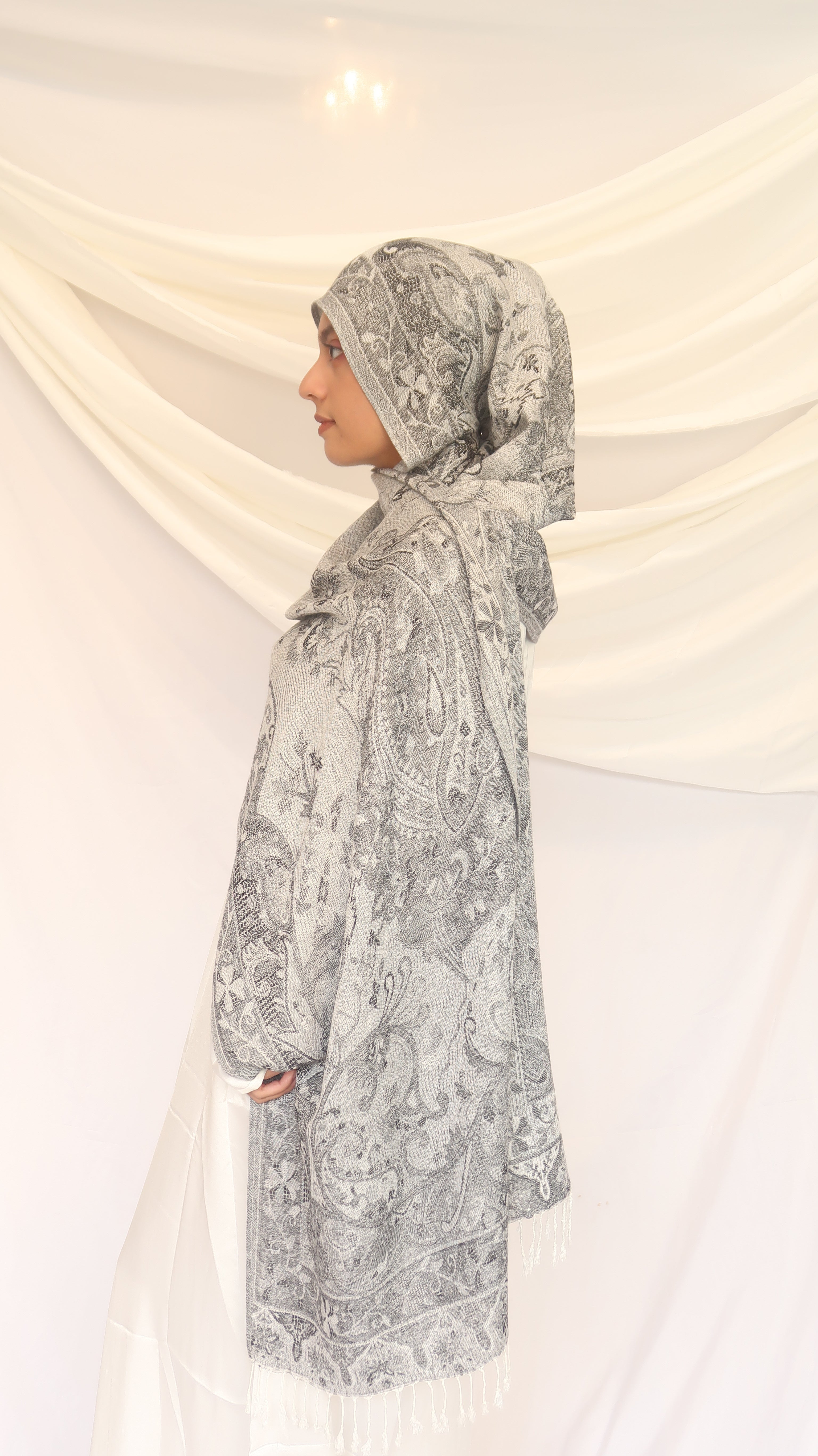 Pashmina Scarf – Cashmere‑Feel, Wind‑Resistant, Woven Paisley Jacquard (70×200cm)