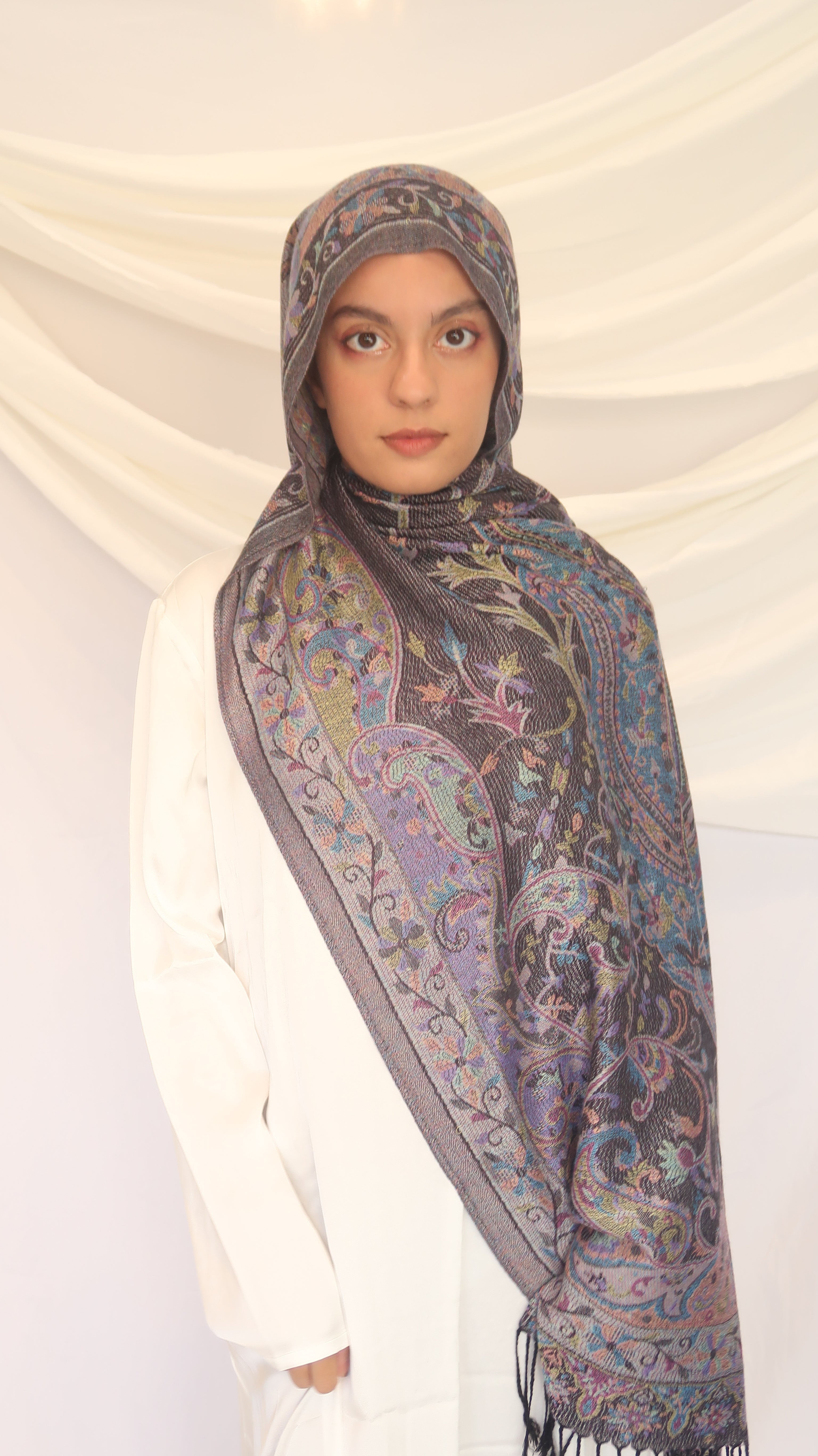 Pashmina Scarf – Cashmere‑Feel, Wind‑Resistant, Woven Paisley Jacquard (70×200cm)