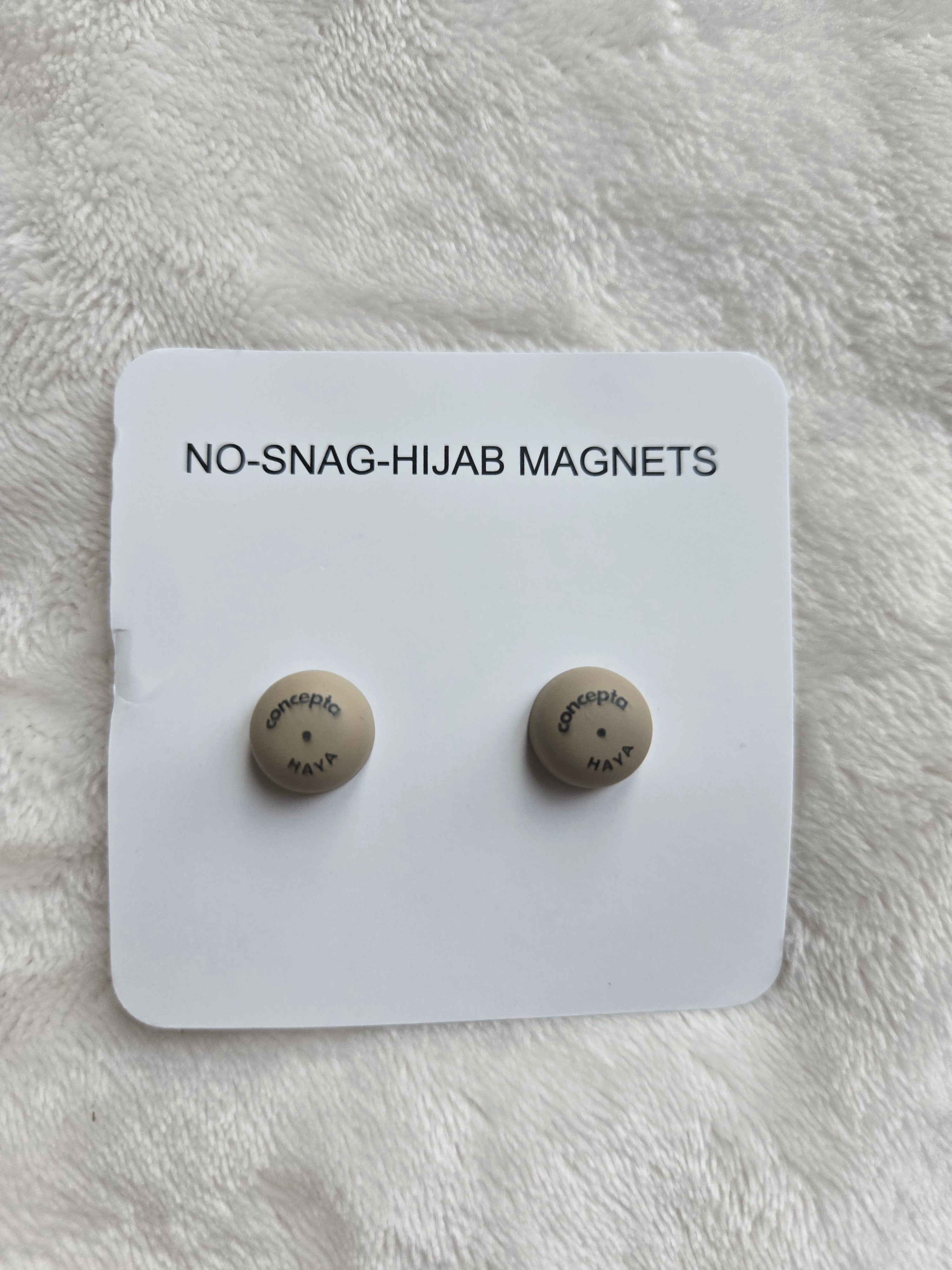 Non-Snag Hijab Magnets Solid Colours Branded & Palestine Keffiyeh  – Pack of 2 Pairs | Strong & Rounded