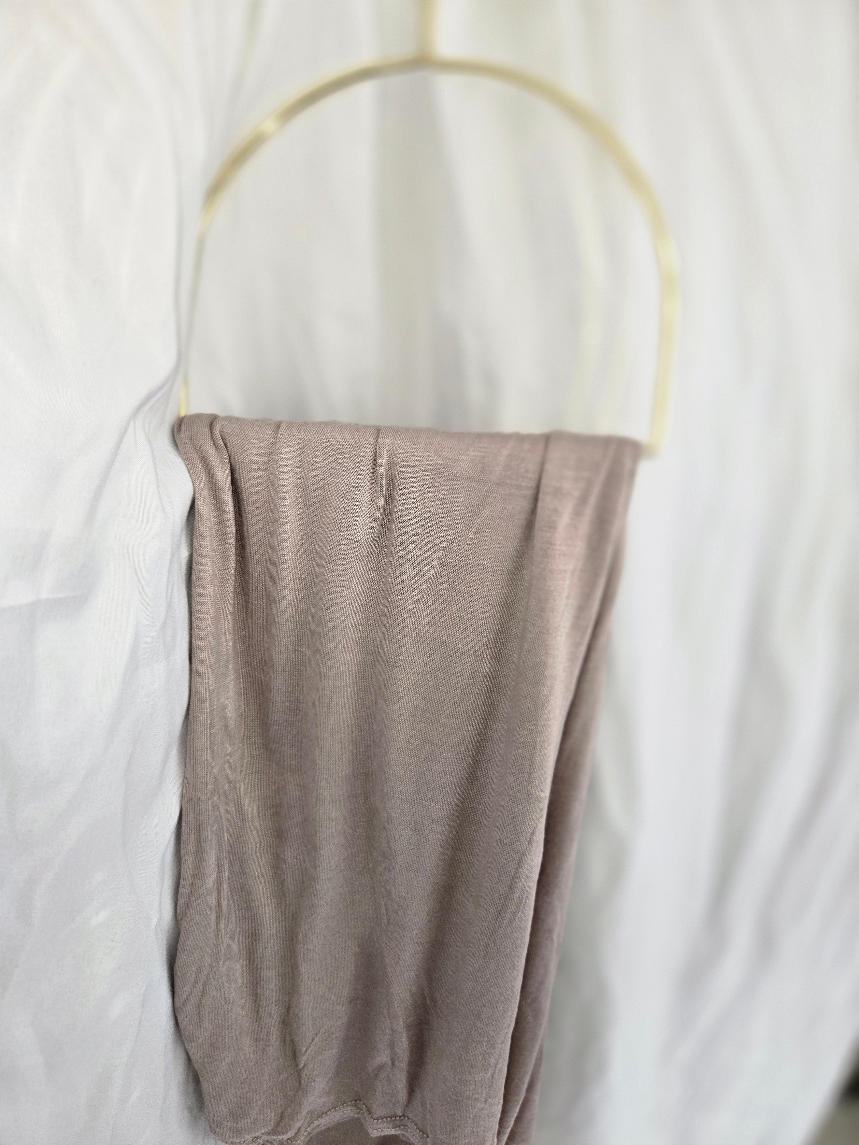 Buttery Soft Premium Dubai Jersey Hijab – Daily Stretch, Breathable & Double-Stitched | 170×70cm | Everyday Essential 2025 Drop